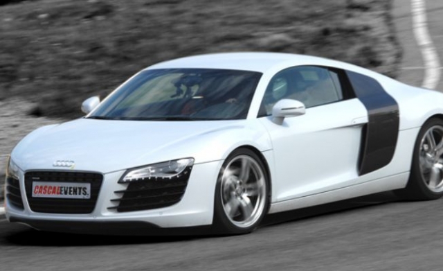  驾驶当然在瓦尔